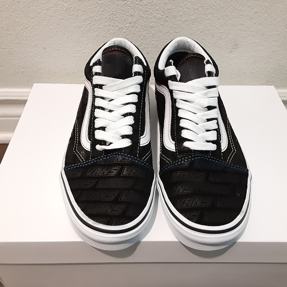 Vans - Picture 4 of 5